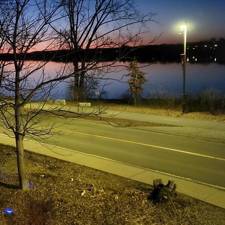 Kokomo Inn Bed And Breakfast Ottawa-Gatineau'S Only Tropical Riverfront B&B On The National Capital Cycling Pathway Route Verte #1 - For Adults Only - Chambre D'Hotes Tropical Aux Berges Des Outaouais Bnb #17542O Exteriér fotografie