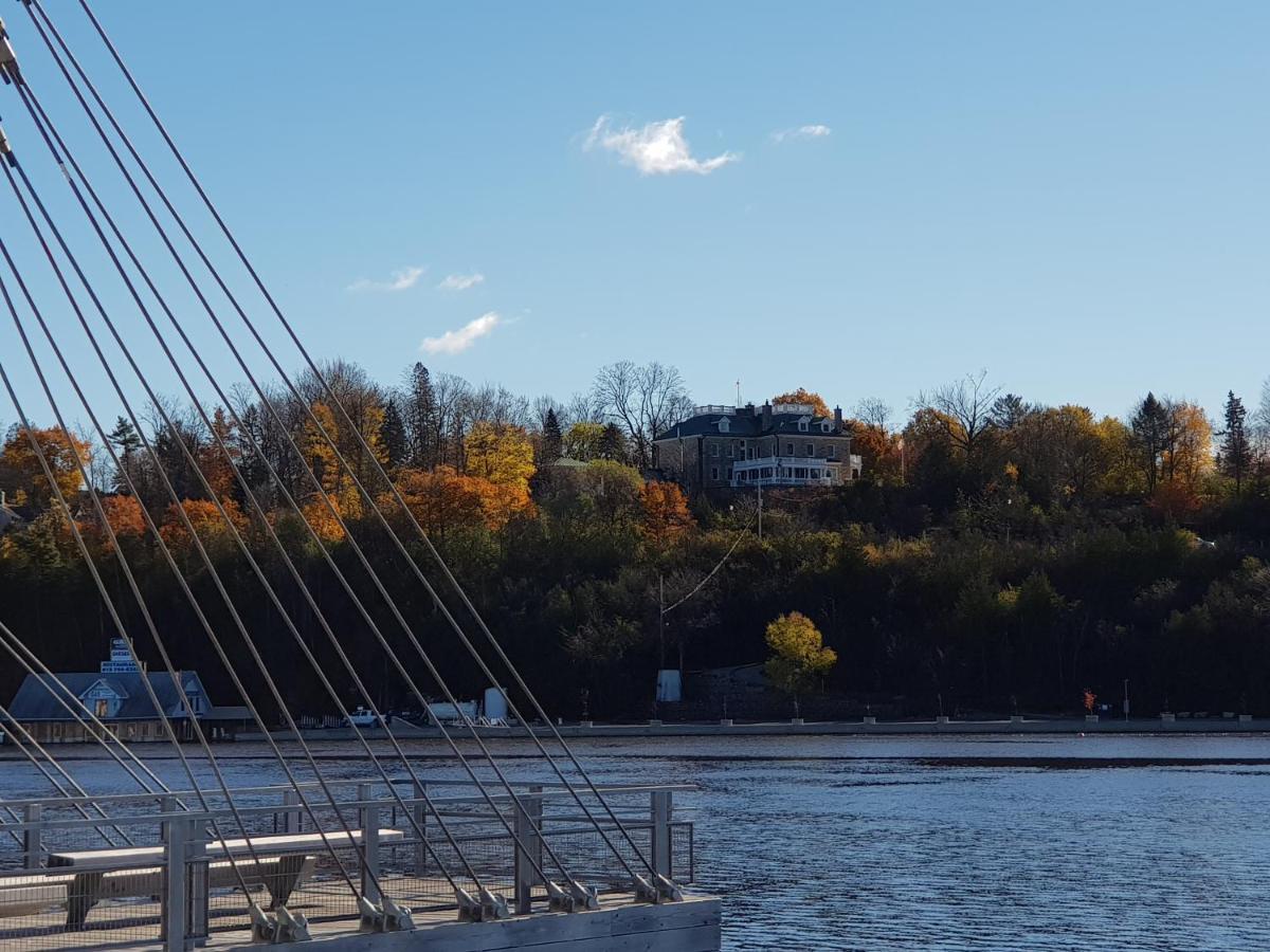 Kokomo Inn Bed And Breakfast Ottawa-Gatineau'S Only Tropical Riverfront B&B On The National Capital Cycling Pathway Route Verte #1 - For Adults Only - Chambre D'Hotes Tropical Aux Berges Des Outaouais Bnb #17542O Exteriér fotografie