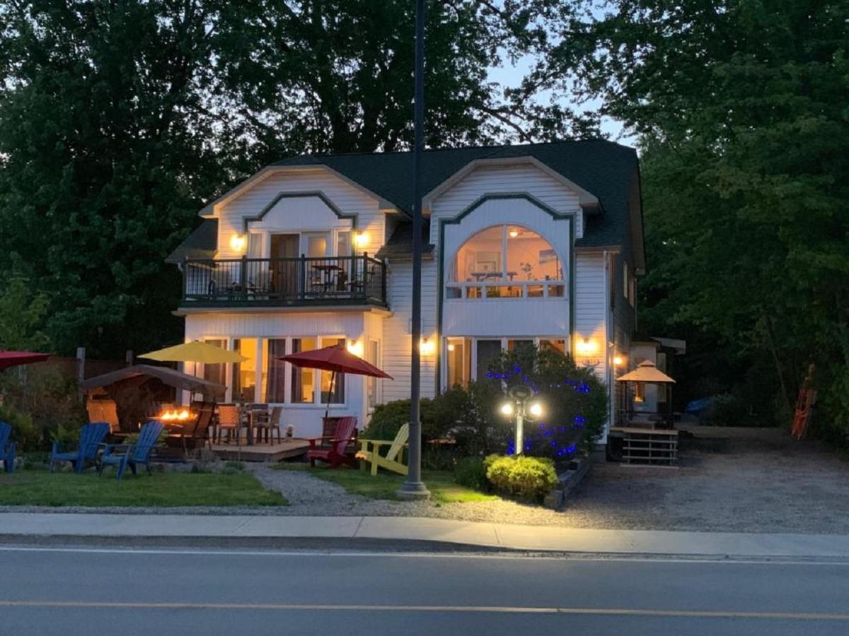 Kokomo Inn Bed And Breakfast Ottawa-Gatineau'S Only Tropical Riverfront B&B On The National Capital Cycling Pathway Route Verte #1 - For Adults Only - Chambre D'Hotes Tropical Aux Berges Des Outaouais Bnb #17542O Exteriér fotografie
