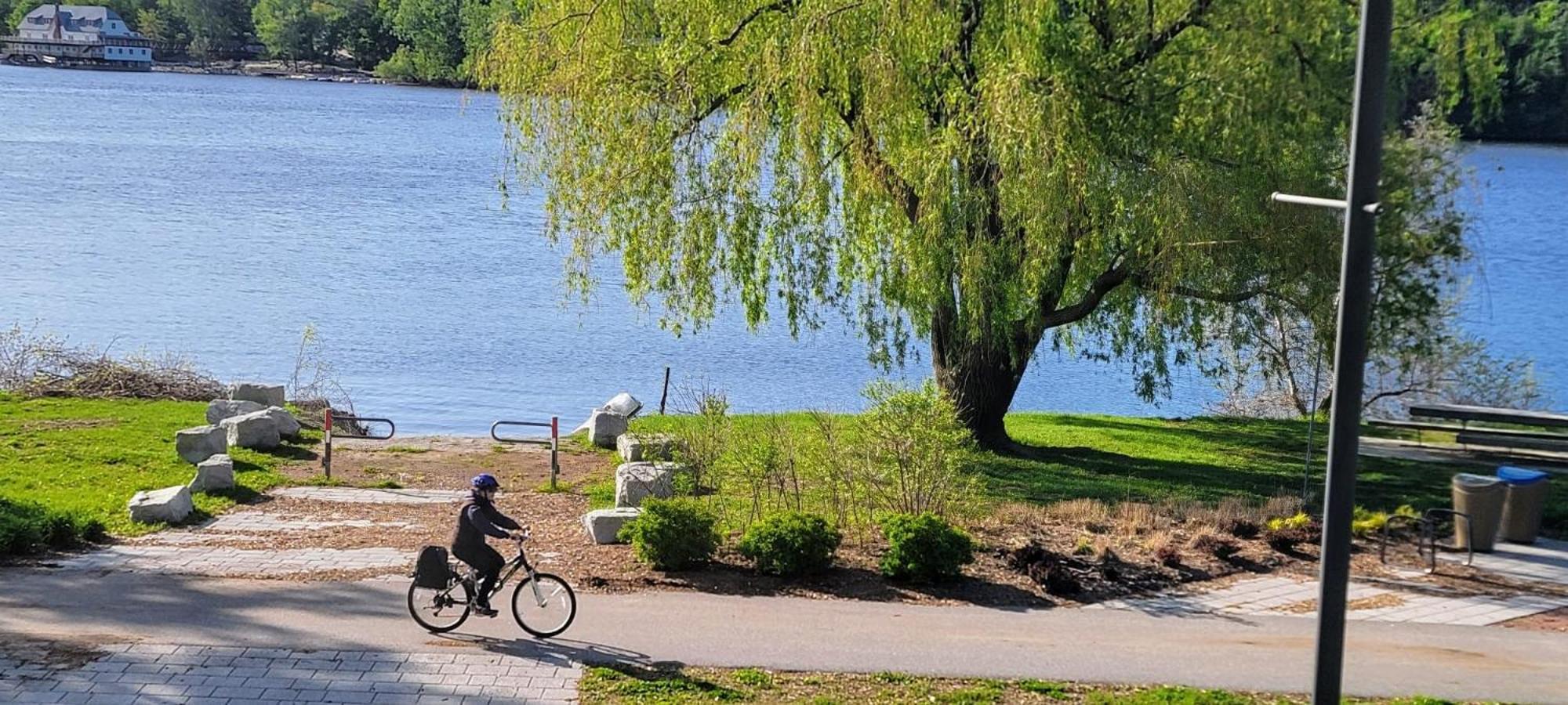 Kokomo Inn Bed And Breakfast Ottawa-Gatineau'S Only Tropical Riverfront B&B On The National Capital Cycling Pathway Route Verte #1 - For Adults Only - Chambre D'Hotes Tropical Aux Berges Des Outaouais Bnb #17542O Exteriér fotografie