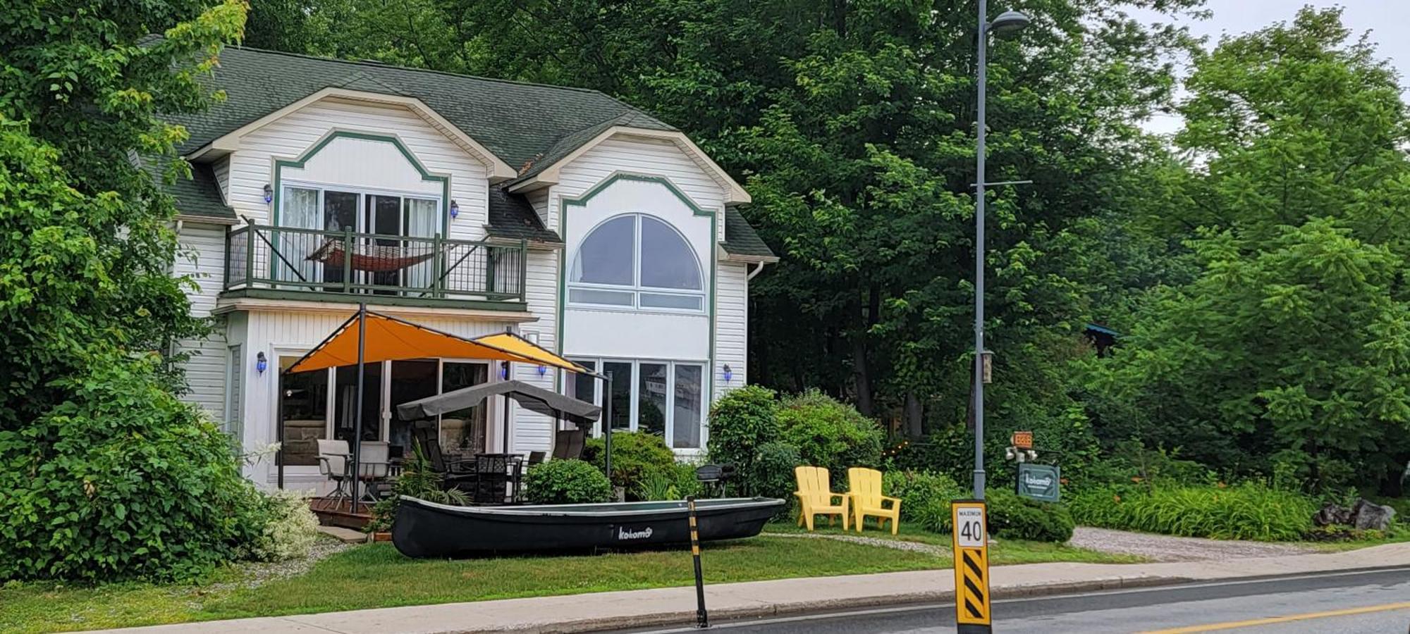 Kokomo Inn Bed And Breakfast Ottawa-Gatineau'S Only Tropical Riverfront B&B On The National Capital Cycling Pathway Route Verte #1 - For Adults Only - Chambre D'Hotes Tropical Aux Berges Des Outaouais Bnb #17542O Exteriér fotografie