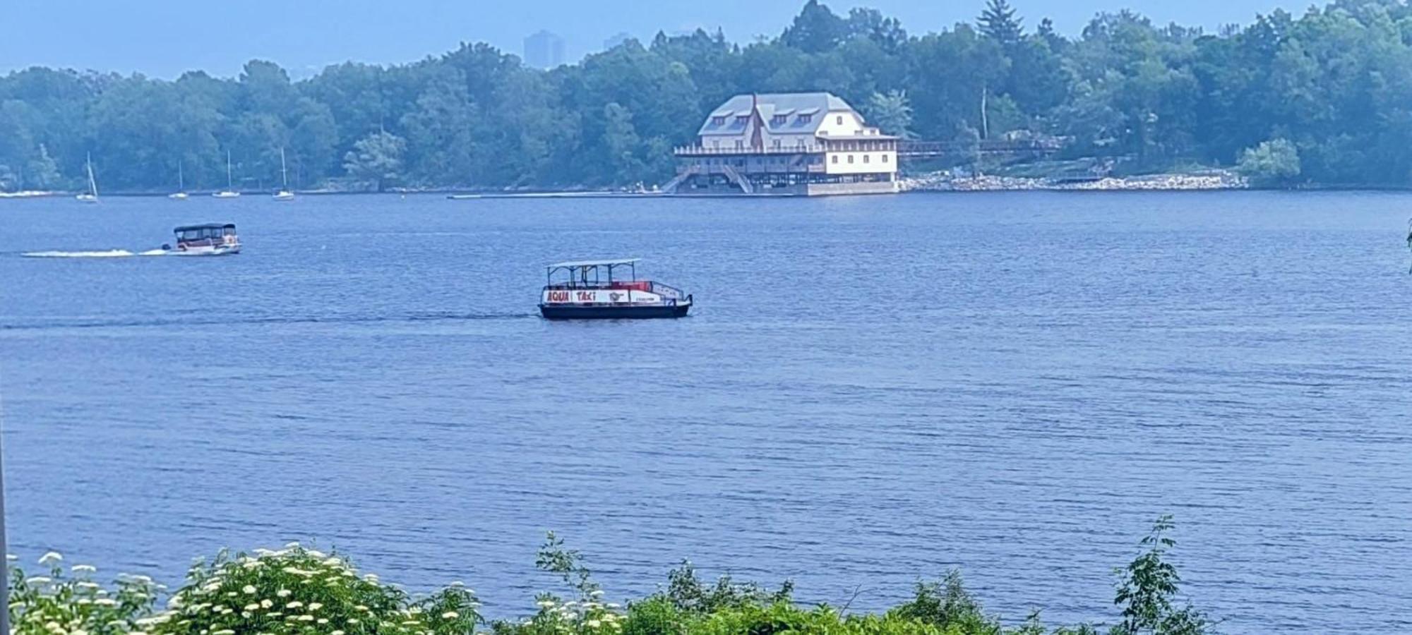 Kokomo Inn Bed And Breakfast Ottawa-Gatineau'S Only Tropical Riverfront B&B On The National Capital Cycling Pathway Route Verte #1 - For Adults Only - Chambre D'Hotes Tropical Aux Berges Des Outaouais Bnb #17542O Exteriér fotografie