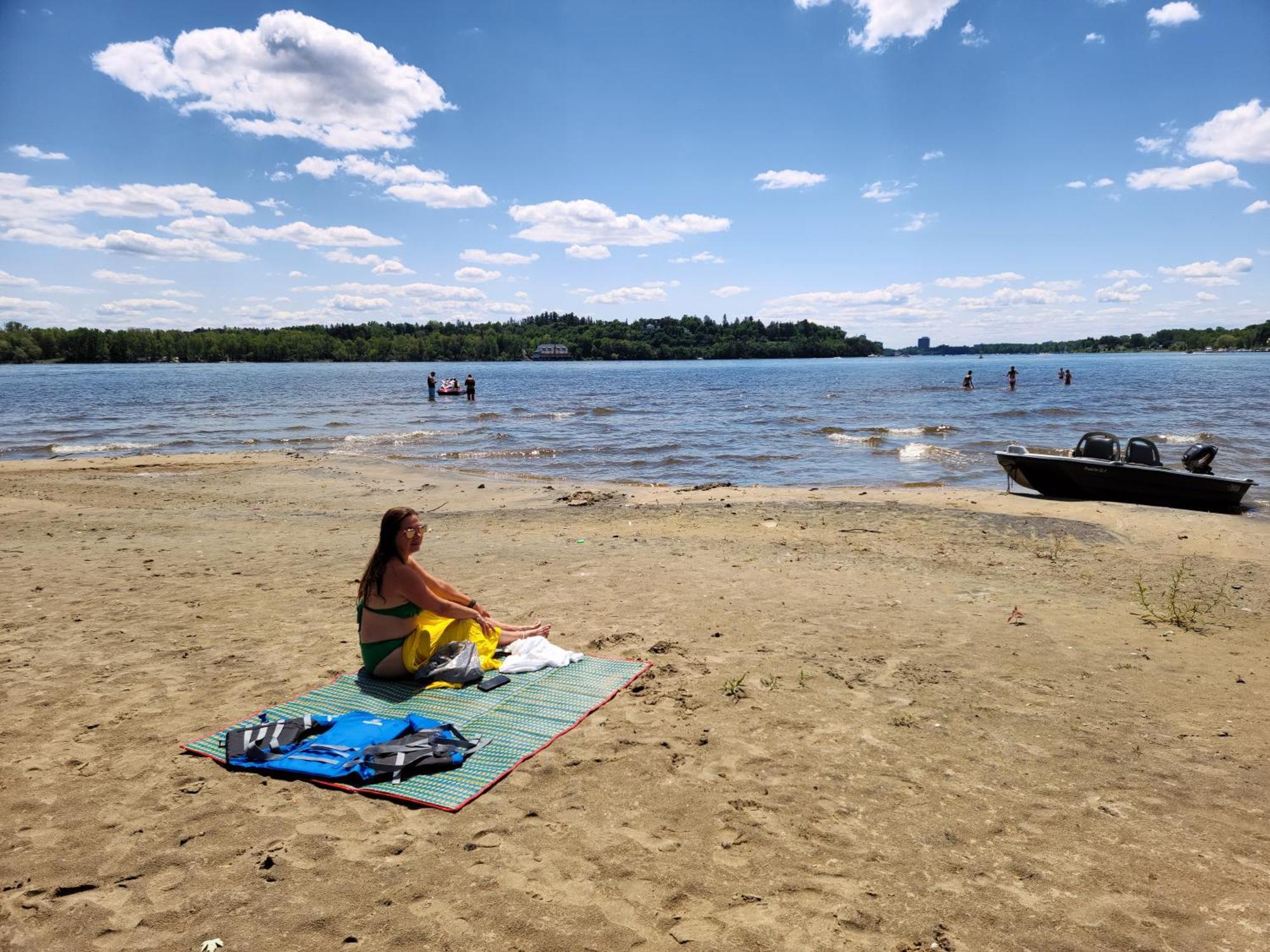 Kokomo Inn Bed And Breakfast Ottawa-Gatineau'S Only Tropical Riverfront B&B On The National Capital Cycling Pathway Route Verte #1 - For Adults Only - Chambre D'Hotes Tropical Aux Berges Des Outaouais Bnb #17542O Exteriér fotografie