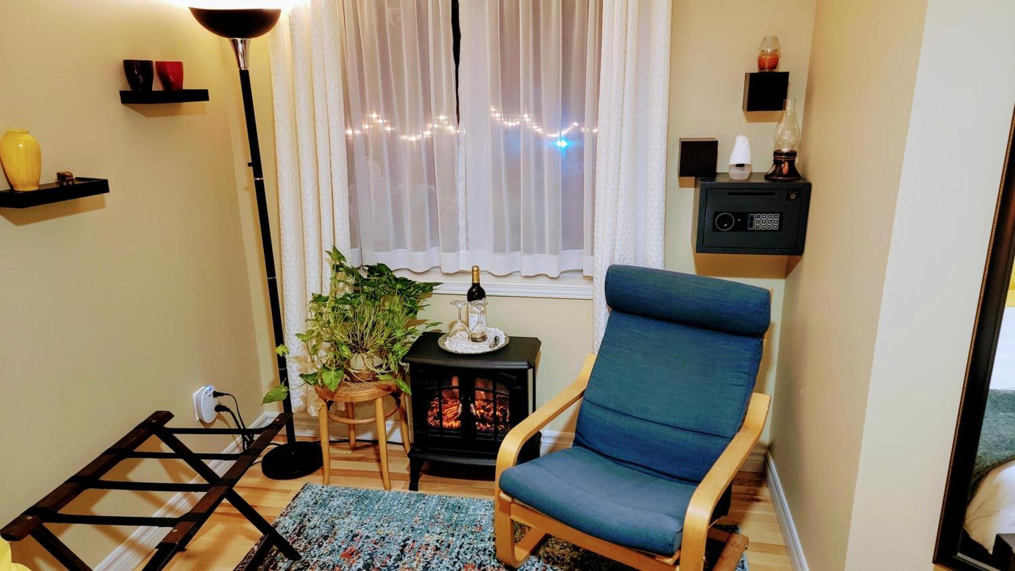 Kokomo Inn Bed And Breakfast Ottawa-Gatineau'S Only Tropical Riverfront B&B On The National Capital Cycling Pathway Route Verte #1 - For Adults Only - Chambre D'Hotes Tropical Aux Berges Des Outaouais Bnb #17542O Pokoj fotografie